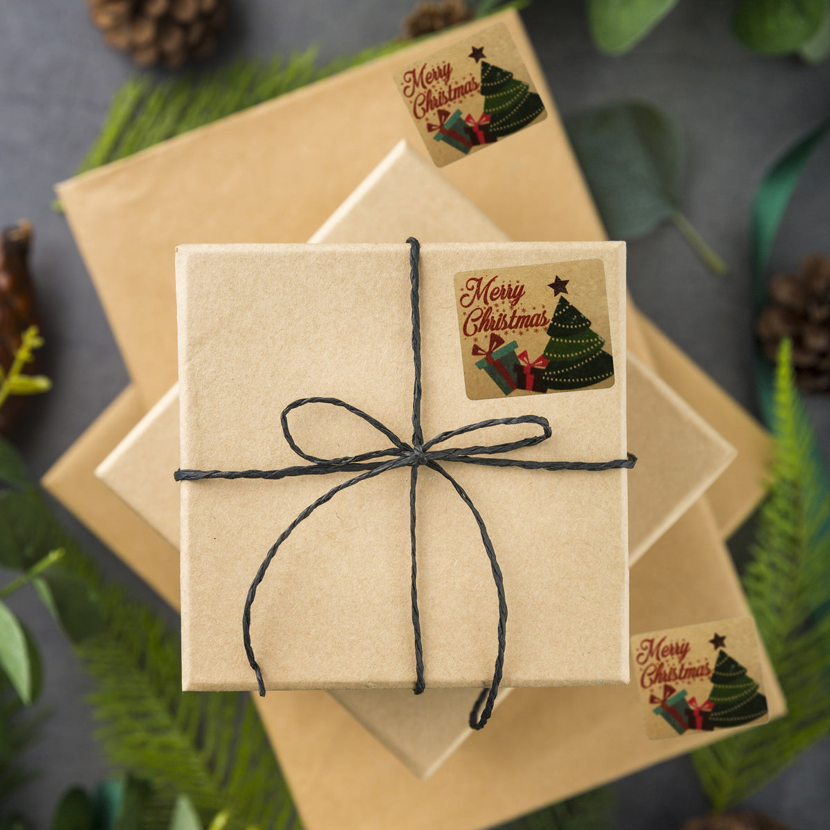 Étiquettes de Noël en rouleau de 200 pièces, 35 x 40 mm, papier kraft lisse, autocollants « Joyeux Noël » avec sapin de Noël